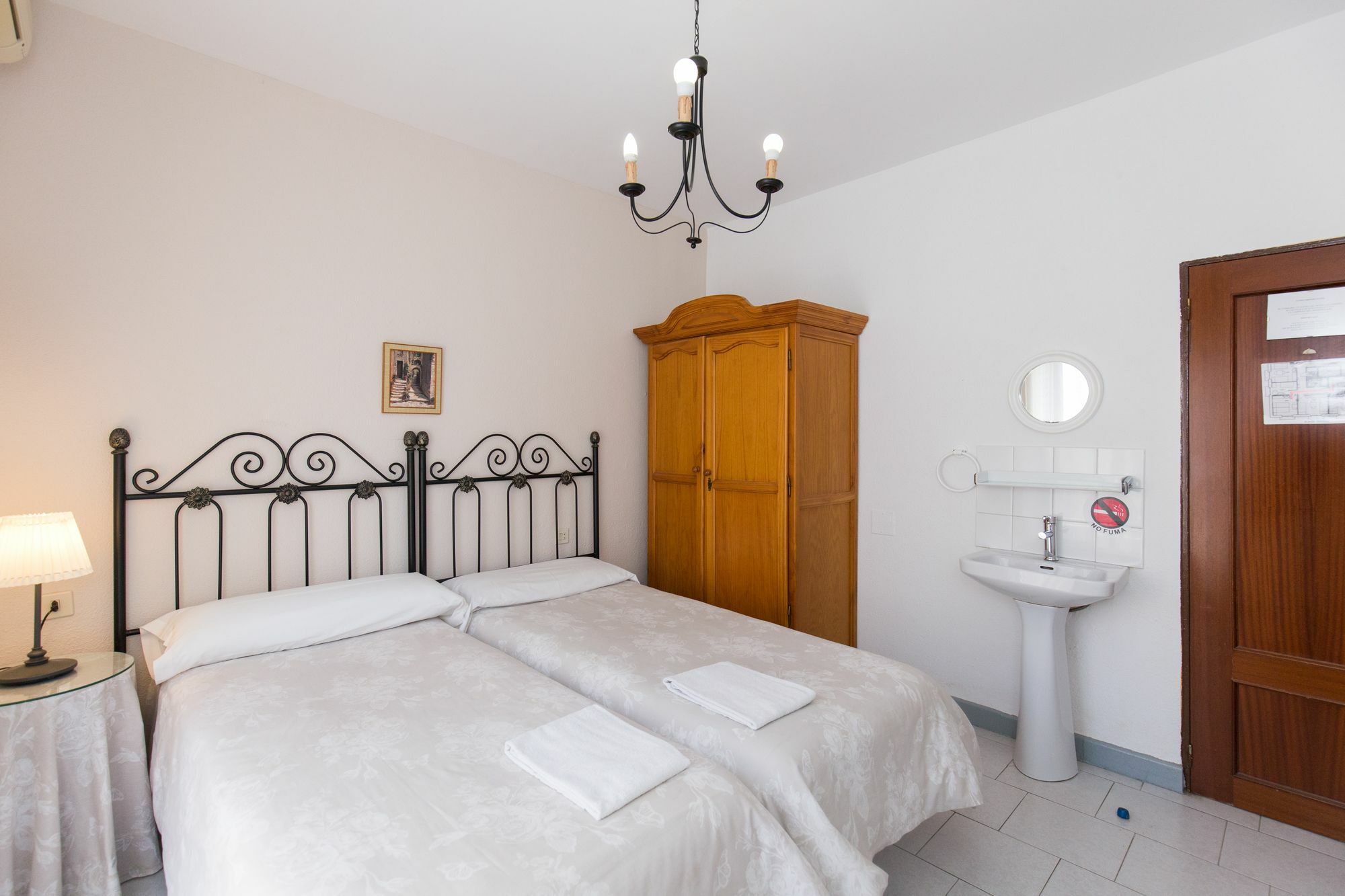 Pension Mesones Гранада Экстерьер фото