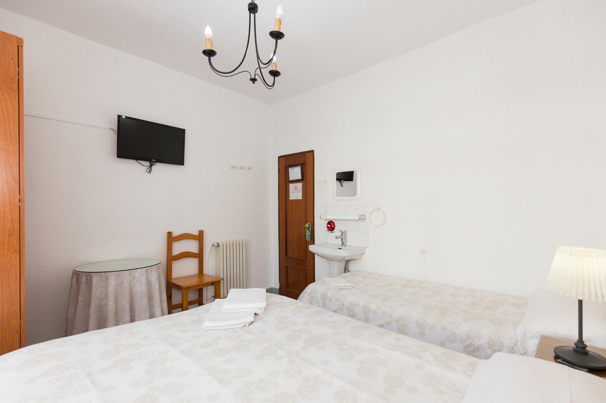 Pension Mesones Гранада Экстерьер фото